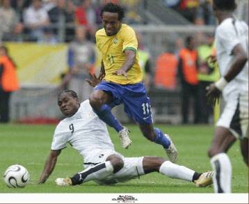 Στη σκιά της υπόθεσης Τουρέ, ο Ολυμπιακός εντείνει τις προσπάθειές του για Σέζαρ