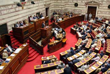 Συνεχίζεται η κόντρα κυβέρνησης – αντιπολίτευσης για την παράταση της Ολομέλειας