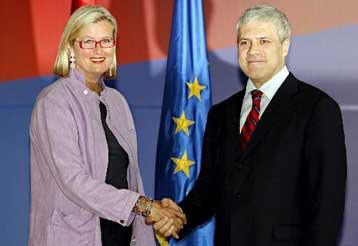 Με έκκληση προς τη Σερβία για συνεργασία με τη Χάγη «κλείνει» η αυστριακή προεδρία