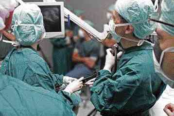 Χειρουργικά εργαλεία με μικροτσίπ δεν ξεμένουν στο σώμα των ασθενών