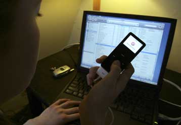 Ψηφίστηκε στη Γαλλία το «νομοσχέδιο του iPod»