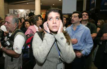 Καθυστερούν τα αποτελέσματα στο Μεξικό, με τους δύο υποψηφίους να έχουν ίδια ποσοστά