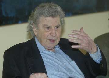 Λάβρος ο Μίκης Θεοδωράκης κατά της πολιτικής του Τζορτζ Μπους