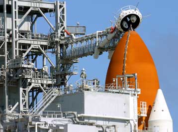 Ρωγμή ανακαλύφθηκε και πάλι στη μόνωση του διαστημικού λεωφορείου