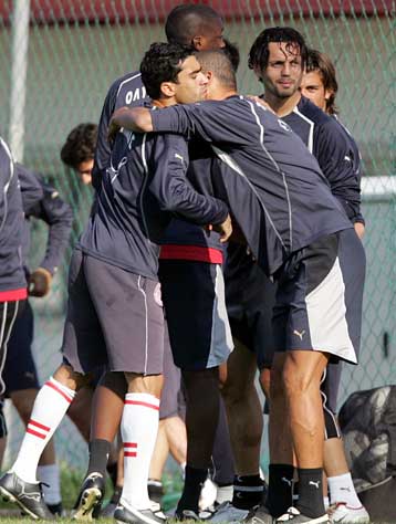 Κεκλεισμένων των θυρών η «πρώτη» του Ολυμπιακού, ελλείψει… μουντιαλικών