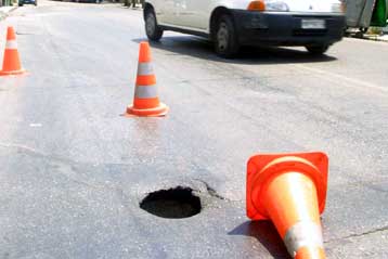 Καταδίκη πρώην δημάρχου για θάνατο μοτοσικλετιστή λόγω πτώσης σε λακούβα