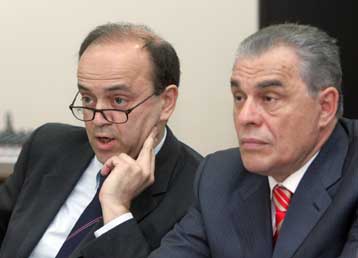 «Νυστέρι» στις πρόωρες συντάξεις και επέκταση εργασιακού βίου