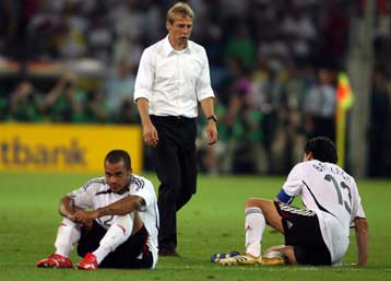 Την ελπίδα του να παραμείνει ο Κλίνσμαν στην εθνική Γερμανίας εξέφρασε ο Μπεκεμπάουερ