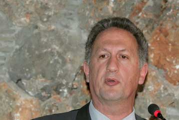 Κόντρα Κακλαμάνη – Σκανδαλίδη για τις διαδηλώσεις στο κέντρο της Αθήνας