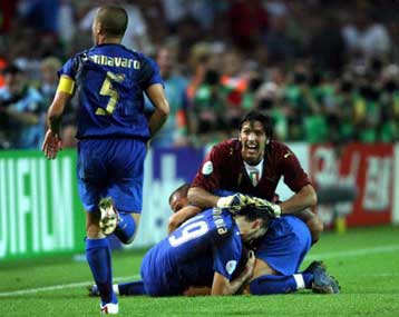 «Σας αγαπάμε», το μήνυμα των ιταλικών εφημερίδων στους διεθνείς τους