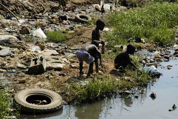 Τους 2.000 έφτασαν οι νεκροί από την επιδημία χολέρας στην Αγκόλα