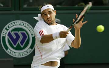 Ξεσήκωσε και το Γουίμπλεντον ο Παγδατής, προκρίθηκε στα ημιτελικά νικώντας τον Χιούιτ