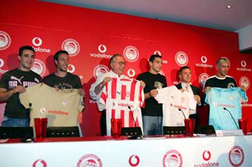 Νέα φανέλα, ίδιοι στόχοι για τον Ολυμπιακό της σεζόν 2006-2007