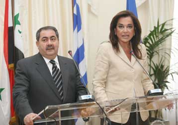 Με τον Ιρακινό ομόλογό της Χοσιάρ Ζεμπάρι συναντήθηκε η Ντόρα Μπακογιάννη
