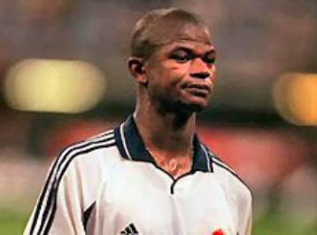 Καθυστερεί ή ναυαγεί (;) η μεταγραφή του Ζούλιο Σέζαρ στον Ολυμπιακό