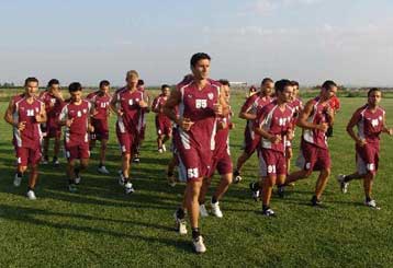 Υψηλός βαθμός ετοιμότητας για τη Λάρισα στο πιο δυνατό φιλικό της, 2-1 τον ΑΠΟΕΛ