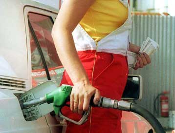 Σε νέα ιστορικά υψηλά το πετρέλαιο εν μέσω ανησυχιών για περαιτέρω κλιμάκωση