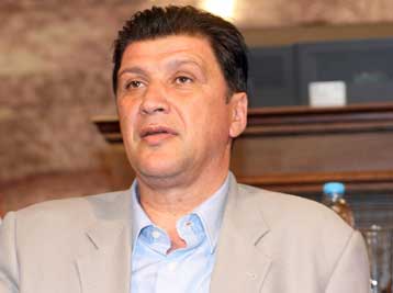 Την παραίτηση του Γ.Ορφανού ζήτησε ο Γ.Παπανδρέου