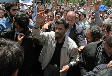 Με ισλαμική «έκρηξη» κατά του Ισραήλ προειδοποιεί ο Αχμαντινετζάντ