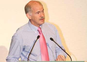 Τελείως διαφορετικές οι θέσεις ΠΑΣΟΚ και ΝΔ στο άρθρο 16, λέει ο Γ.Παπανδρέου