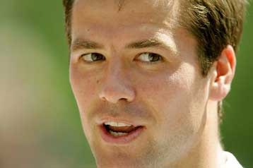 Τον Ιούλιο του 2007 επιστρέφει στα γήπεδα ο Όουεν