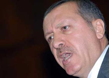 Κόντρα με το… γάντι ανάμεσα στον Ταγίπ Ερντογάν και τον Έλληνα πρέσβη στην Αγκυρα