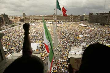 Μεγάλη διαδήλωση υποστηρικτών του Ομπραδόρ στη μεξικανική πρωτεύουσα