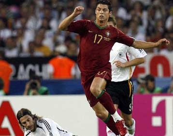 «Πρέπει να φύγω από τη Μάντσεστερ, θέλω Ρεάλ Μαδρίτης» δηλώνει ο Κριστιάνο Ρονάλντο