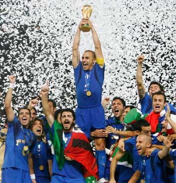 Η Ιταλία στην κορυφή του Κόσμου, «κόκκινο αντίο» του Ζιντάν