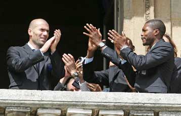 Το κλάμα του Τρεζεγκέ και το πικρό χαμόγελο του Ζιντάν στα Ηλύσια Πεδία