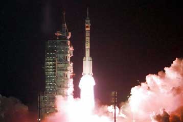 Επιτυχής η δοκιμή του κινητήρα που θα στείλει τους Κινέζους στη Σελήνη
