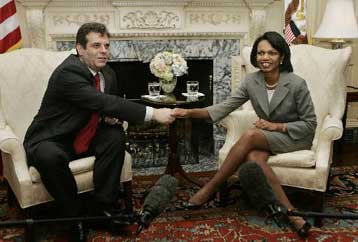 Δεν τίθεται θέμα ανεξαρτησίας του Κοσόβου, τονίζει ο Κοστούνιτσα από τις ΗΠΑ