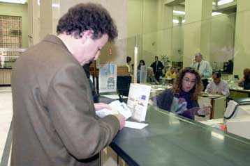 Πρόταση νόμου για την προστασία των πολιτών από τα τραπεζικά δάνεια θα καταθέσει το ΠΑΣΟΚ