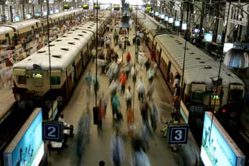 Αρνείται το Πακιστάν οποιαδήποτε σχέση με τις επιθέσεις στη Βομβάη