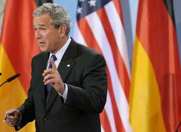 Δημοκρατικές μεταρρυθμίσεις στη Ρωσία θα ζητήσει ο Τζ.Μπους από τον Βλ.Πούτιν