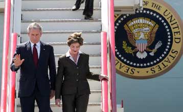 «Κήρυγμα» για τη δημοκρατία στη συνάντηση Μπους-Πούτιν εν όψει της G8