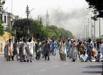 Καμικάζι παρέσυρε στο θάνατο επιφανή σιίτη ηγέτη στο Πακιστάν