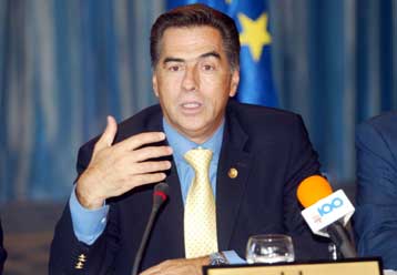 Πολιτική αντιπαράθεση στη Θεσσαλονίκη για τις αφίσες των υποψηφίων δημάρχων