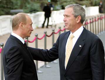 Με πρωτοβουλία Μπους-Πούτιν κατά της διασποράς των πυρηνικών ξεκινά η G8