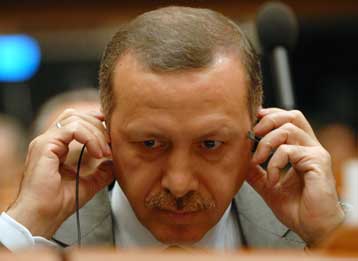 Σημαντικές αποφάσεις για την καταστολή των Κούρδων ανταρτών προανήγγειλε ο Ερντογάν