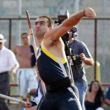 Επανεμφάνιση του Γκατσιούδη στα «Βενιζέλεια»