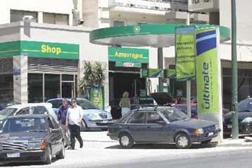 Ντόμινο ανατιμήσεων στην αγορά από το ράλι του πετρελαίου