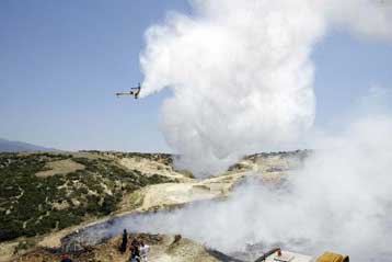 Αποκλεισμός της χωματερής Ταγαράδων από αγανακτισμένους κατοίκους της περιοχής