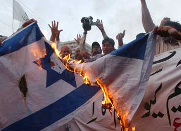 ΗΠΑ κατά Συρίας και Ολμέρτ κατά Ιράν, ενώ συνεχίζεται το σφυροκόπημα σε Λίβανο-Χάιφα