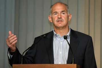 Πρωτοβουλίες για την κρίση στη Μέση Ανατολή ζητά από την κυβέρνηση ο Γ.Παπανδρέου