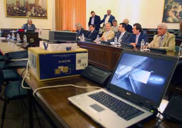 Στη δημοσιότητα από την ΑΔΑΕ οι τηλεφωνικοί αριθμοί της υπόθεσης των υποκλοπών