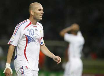 «Καμπάνες» και πρόστιμο σε Ζιντάν, Ματεράτσι από τη FIFA