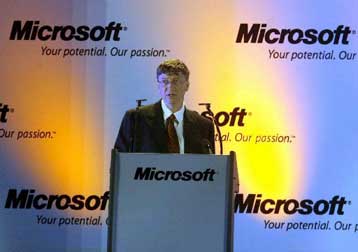 Μείωση 24% στα κέρδη της Microsoft στο δεύτερο τρίμηνο