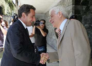 Η μεταναστευτική πολιτική στο επίκεντρο συνάντησης Σαρκοζί με Παυλόπουλο, Πολύδωρα