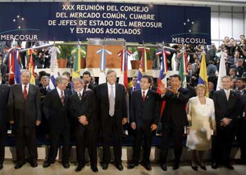 Συνάντηση κορυφής των ηγετών της Mercosur στην Αργεντινή, παρουσία και του Φ.Κάστρο